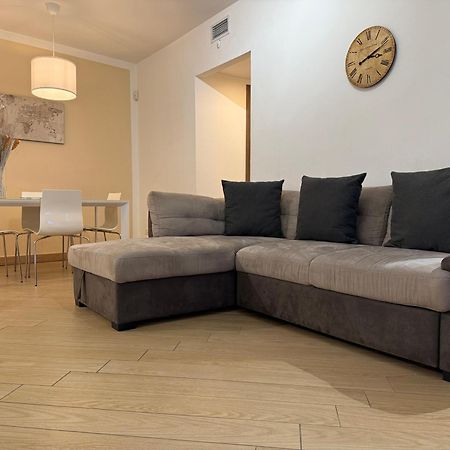 Comecasa Modern Apartment In Historical Centre Asti Luaran gambar