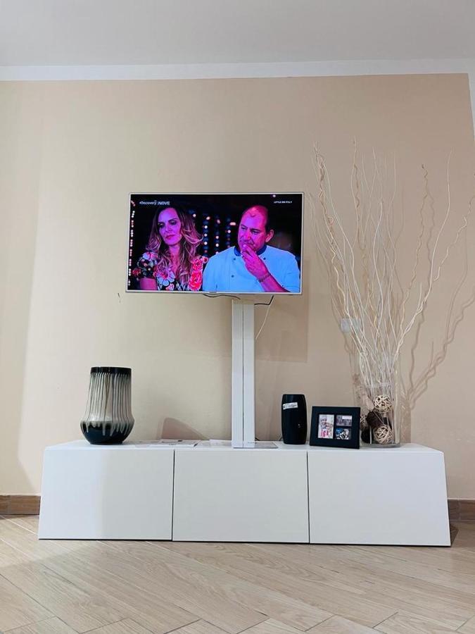 Comecasa Modern Apartment In Historical Centre Asti Luaran gambar