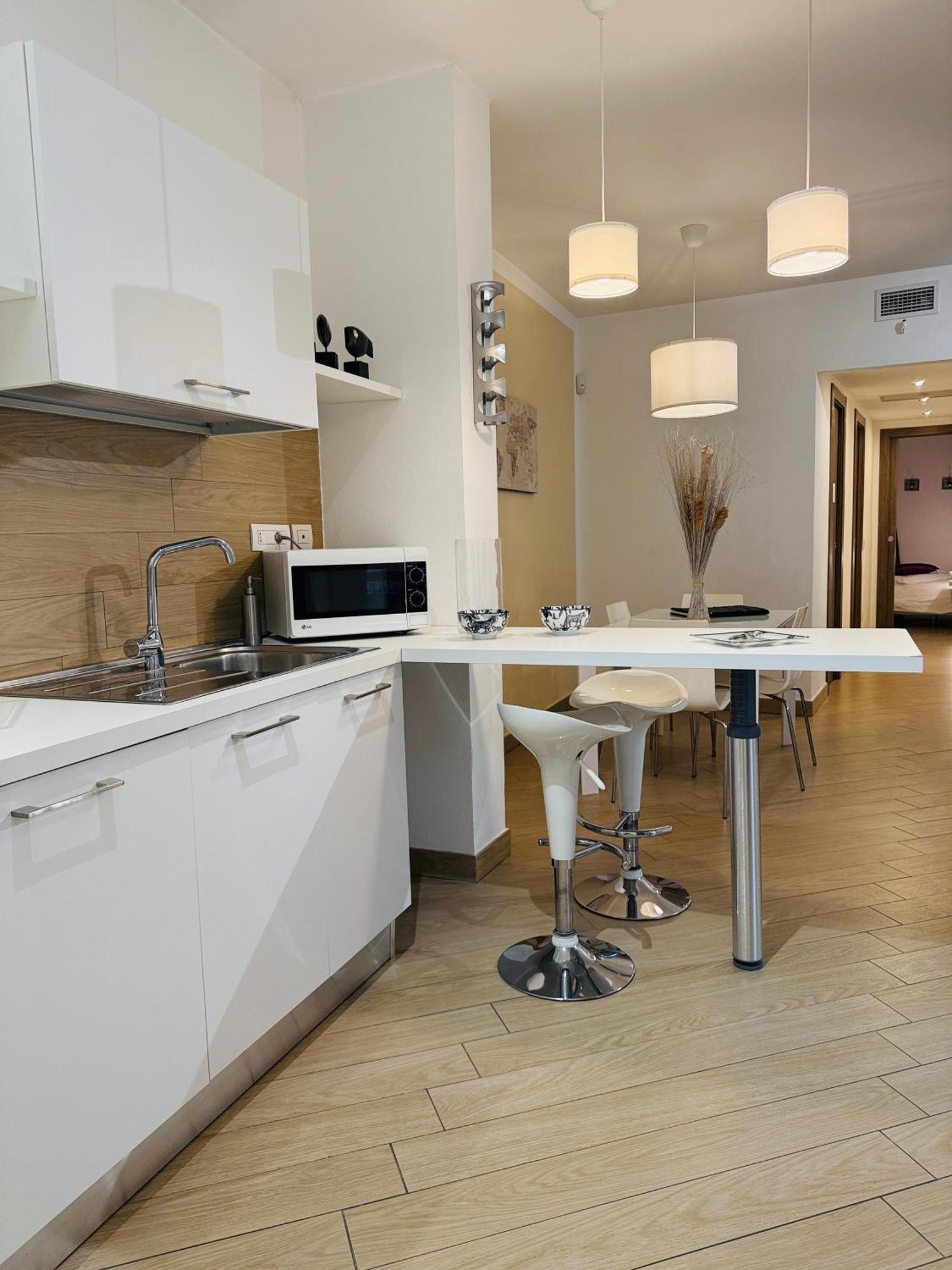 Comecasa Modern Apartment In Historical Centre Asti Luaran gambar