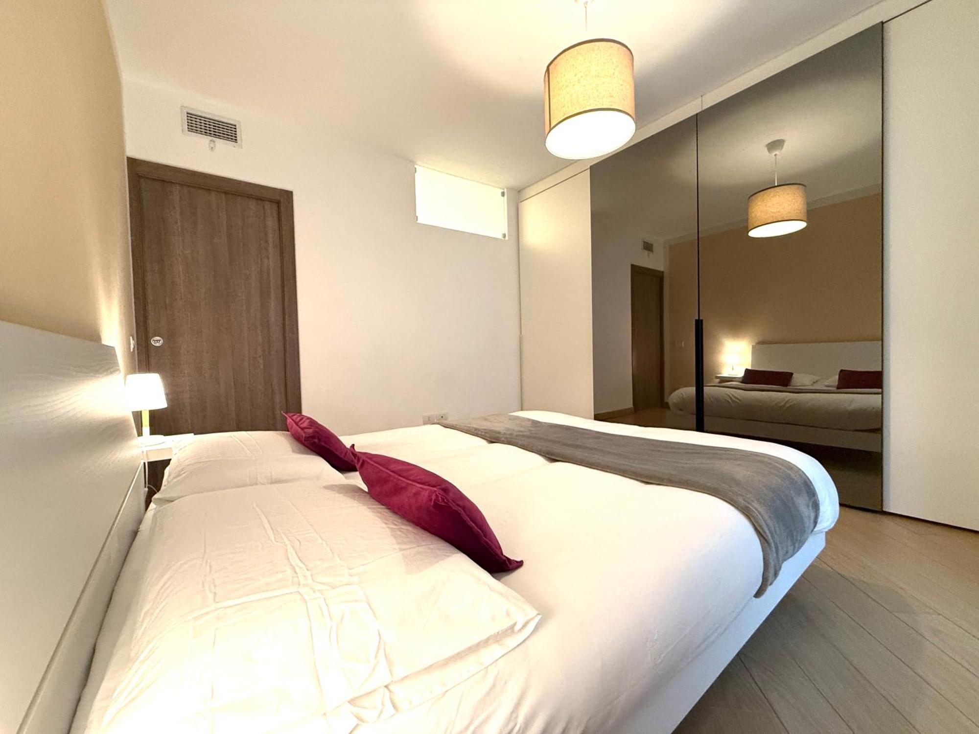 Comecasa Modern Apartment In Historical Centre Asti Luaran gambar