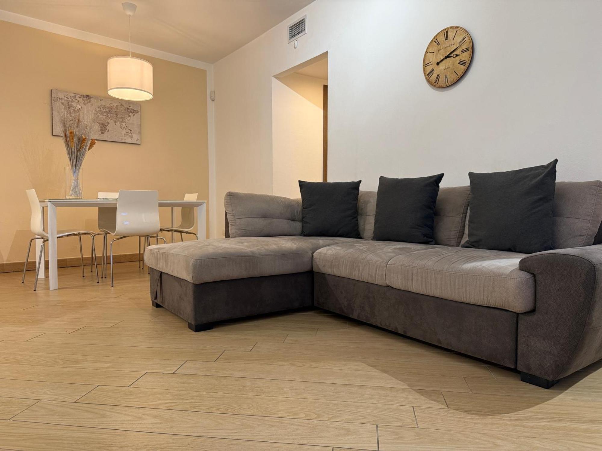 Comecasa Modern Apartment In Historical Centre Asti Luaran gambar